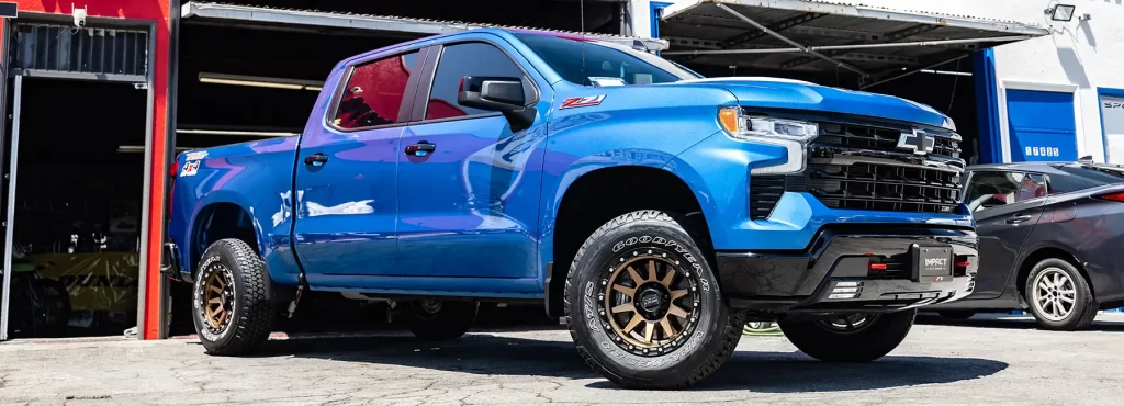 Chevy Silverado with 882s